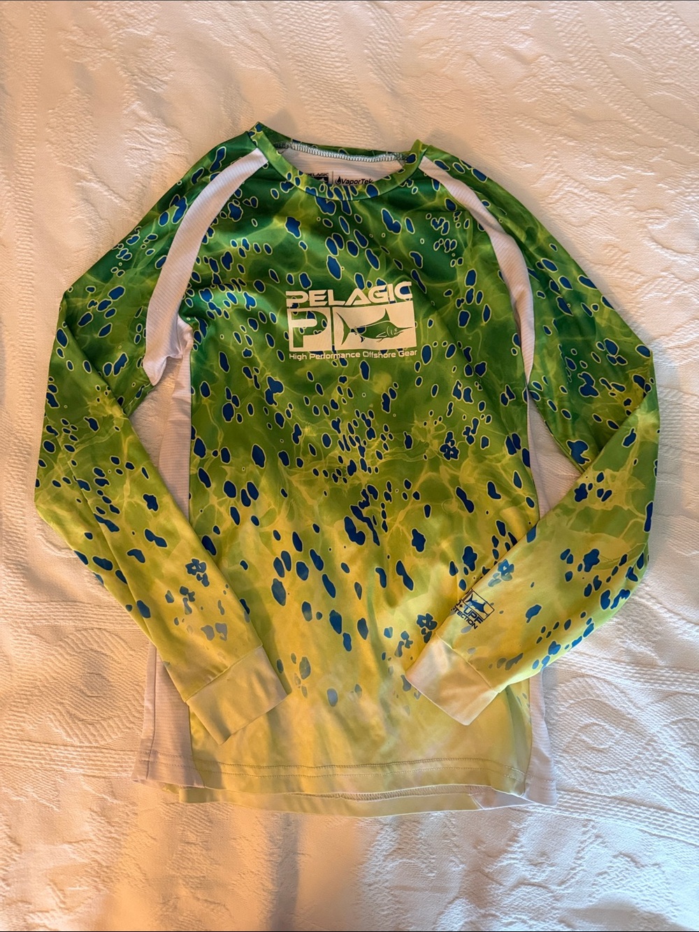 Pelagic Youth Small Green and Blue Camo Long-Sleeve Rash Guard S